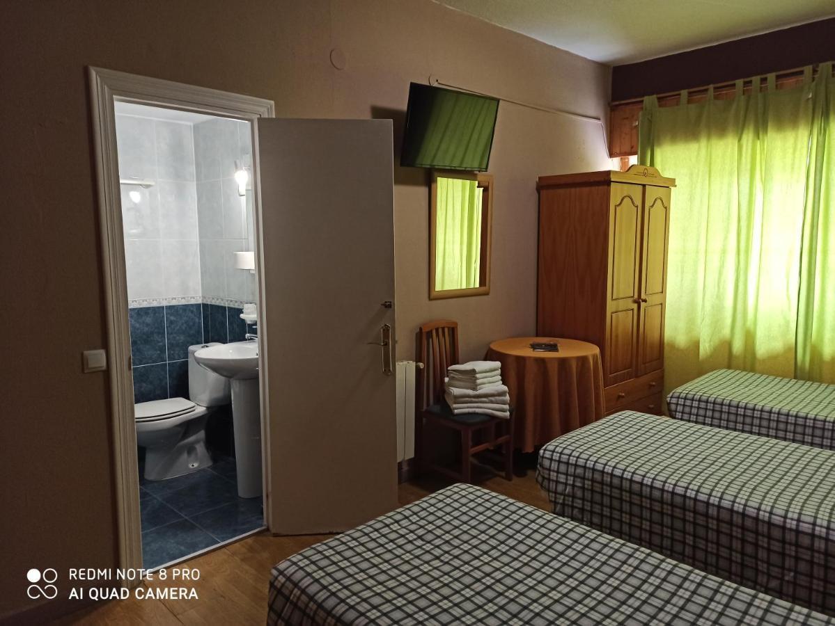 Hostal La Torre Hotel Santander Bagian luar foto