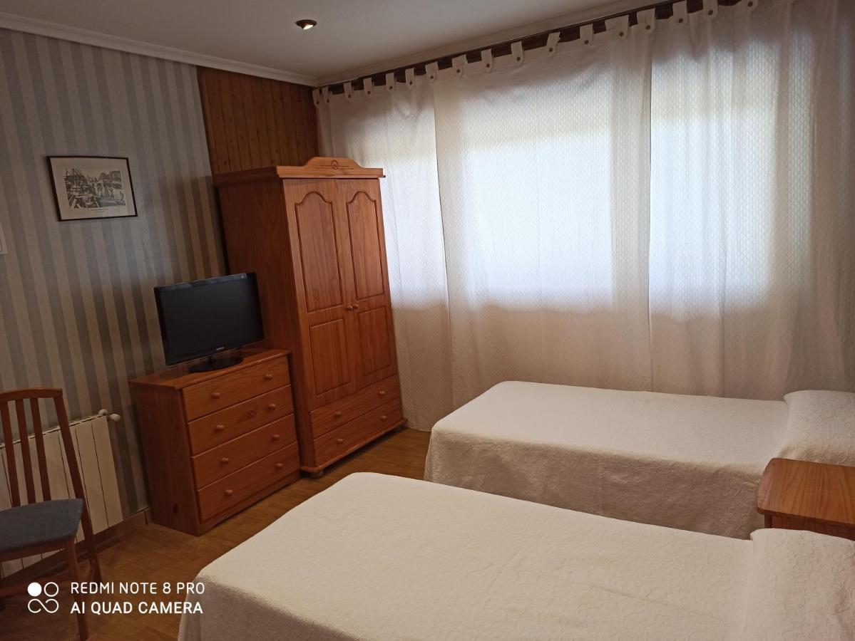 Hostal La Torre Hotel Santander Bagian luar foto